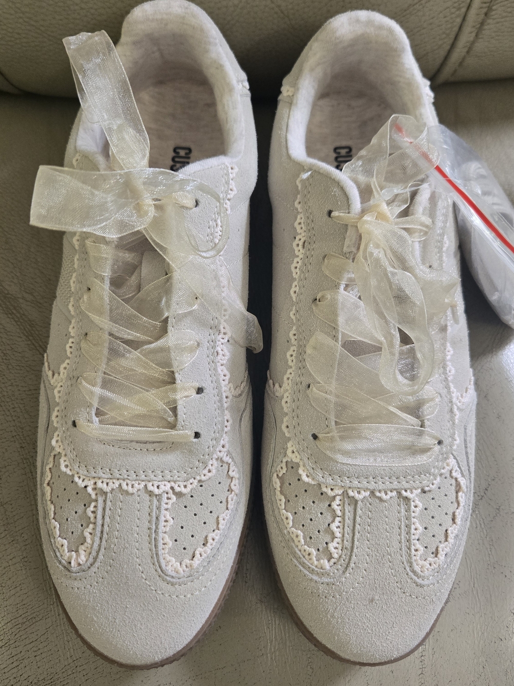Cushionaire Belinda Women's Lace Detail Sneakers